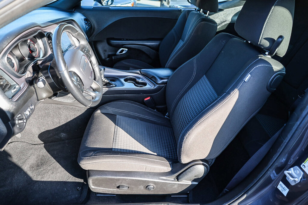 Used 2023 Dodge Challenger SXT w/ Blacktop Package image 6