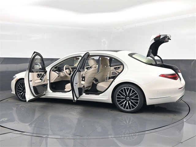 Used 2022 Mercedes-Benz S 580 4MATIC Sedan w/ Rear Seat Package image 65