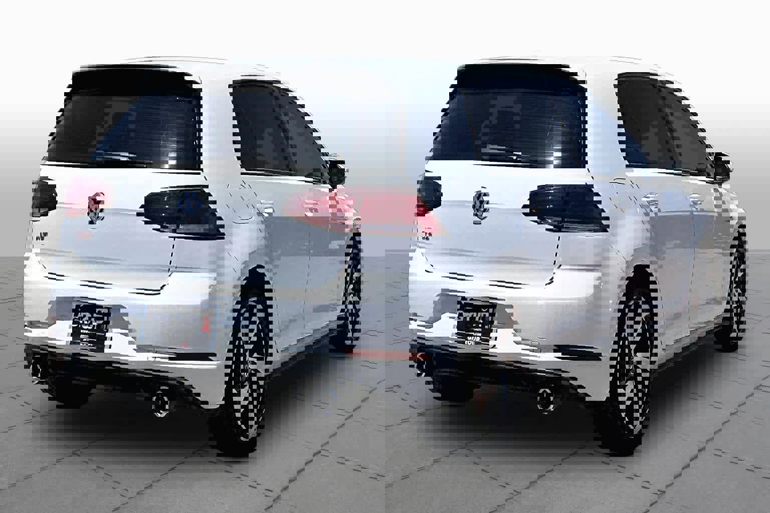 Used 2019 Volkswagen GTI SE FWD image 12