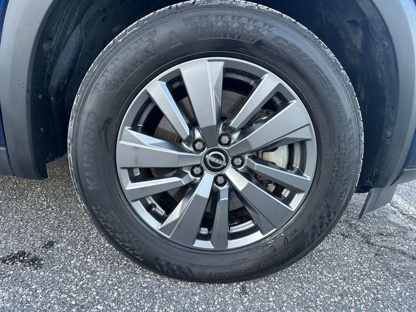 Used 2025 Nissan Pathfinder SV image 31