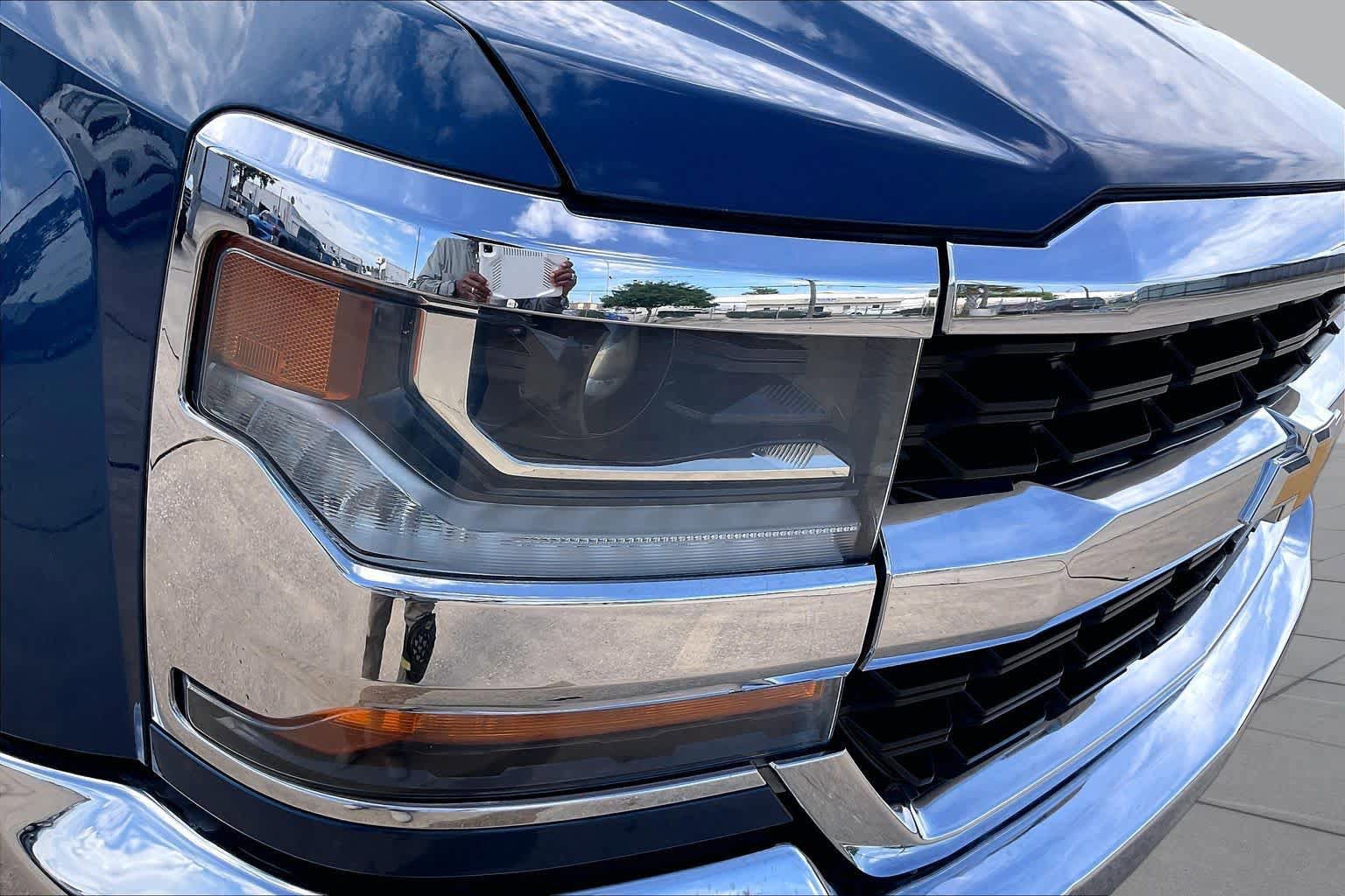Used 2017 Chevrolet Silverado 1500 LT w/ All Star Edition RWD image 28