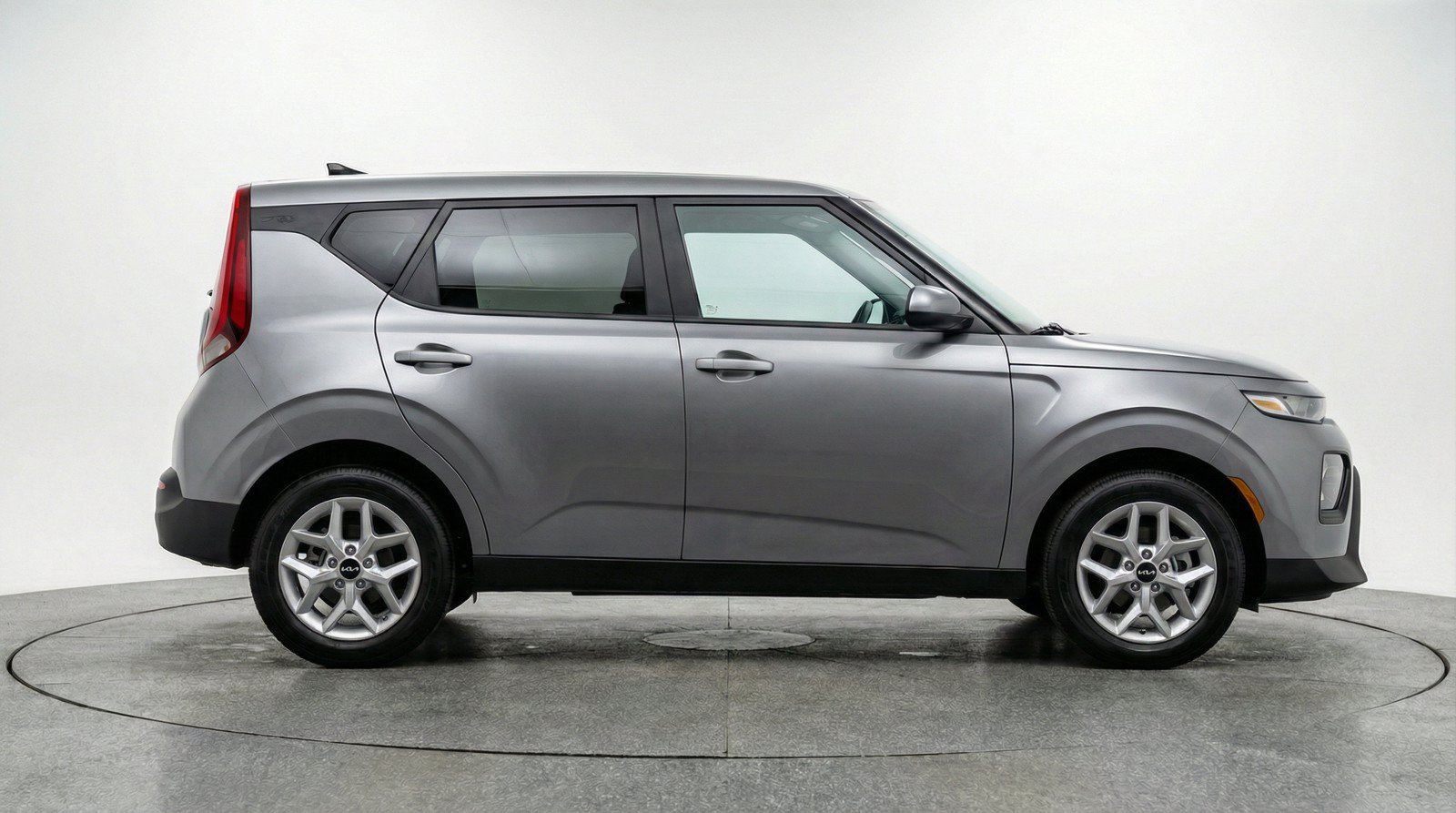 Used 2025 Kia Soul LX w/ LX Technology Package FWD image 11