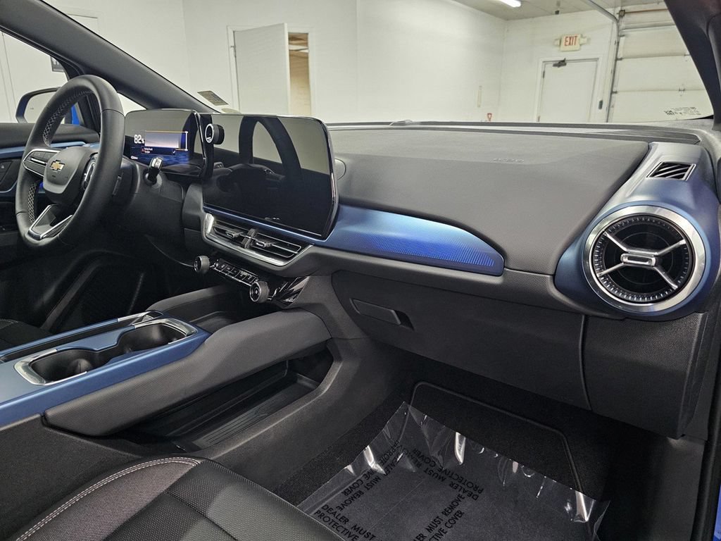Used 2024 Chevrolet Equinox EV LT FWD image 12