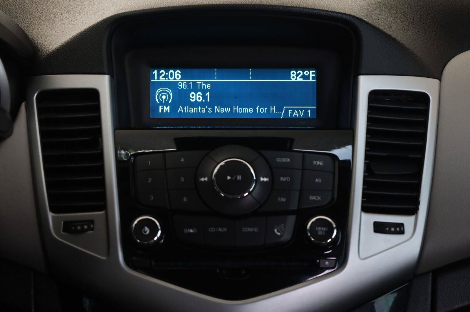 Used 2016 Chevrolet Cruze LS FWD image 30