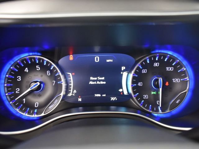 Used 2024 Chrysler Pacifica Limited w/ Uconnect Theater Family Group image 11