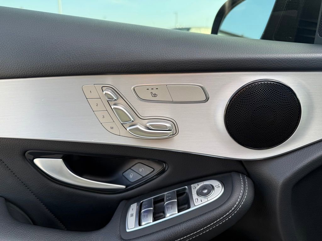 Used 2022 Mercedes-Benz GLC 300 4MATIC image 7