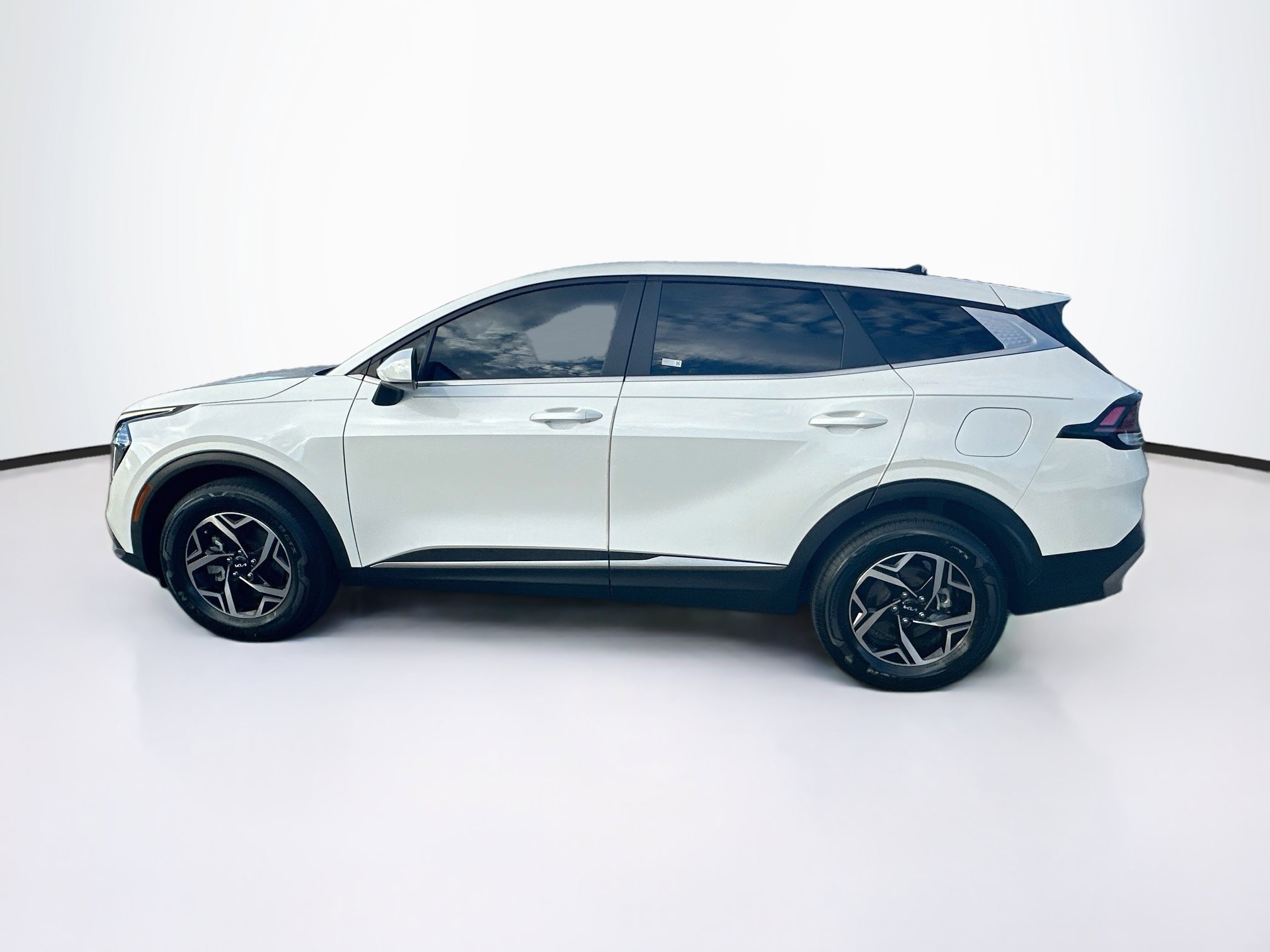 Used 2023 Kia Sportage LX AWD/4WD image 4