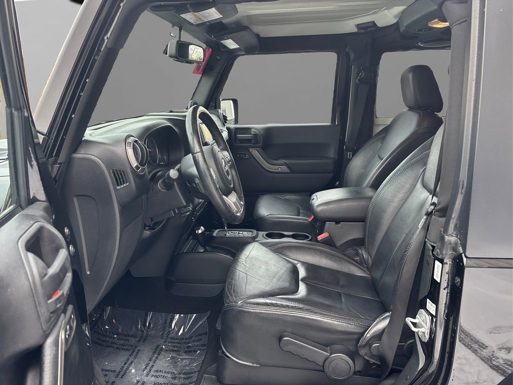 Used 2013 Jeep Wrangler Sahara image 9
