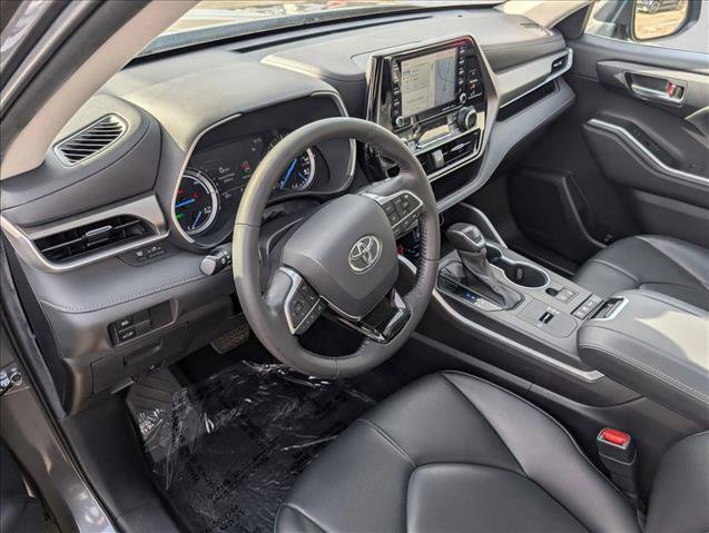 Used 2021 Toyota Highlander XLE image 10