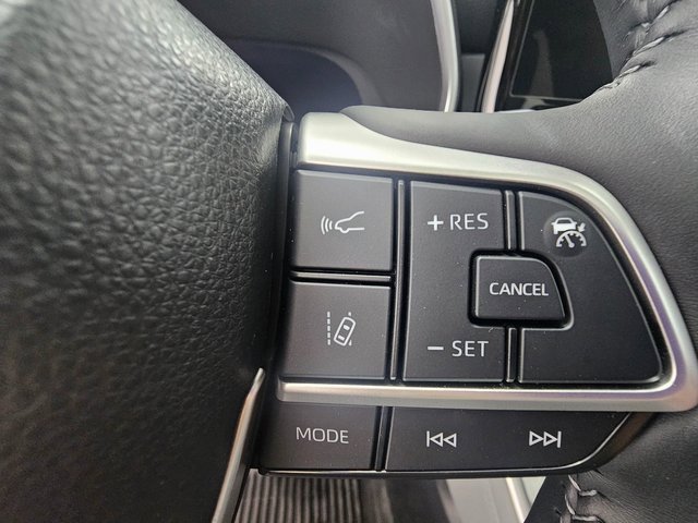 Used 2024 Toyota Highlander Limited image 11