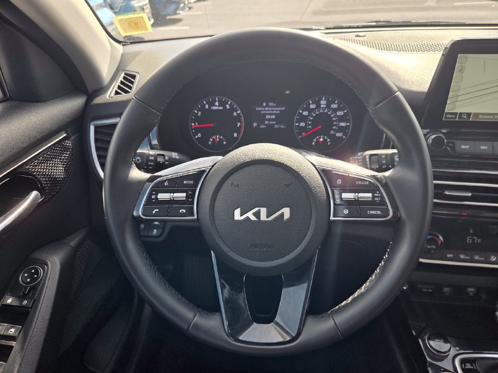 Certified 2023 Kia Seltos EX AWD/4WD image 17
