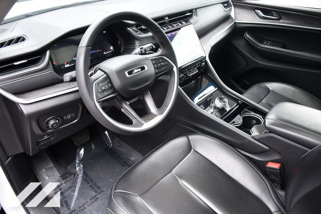 Used 2023 Jeep Grand Cherokee Limited AWD/4WD image 22