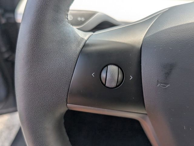 Used 2023 Tesla Model 3 Standard Range image 37