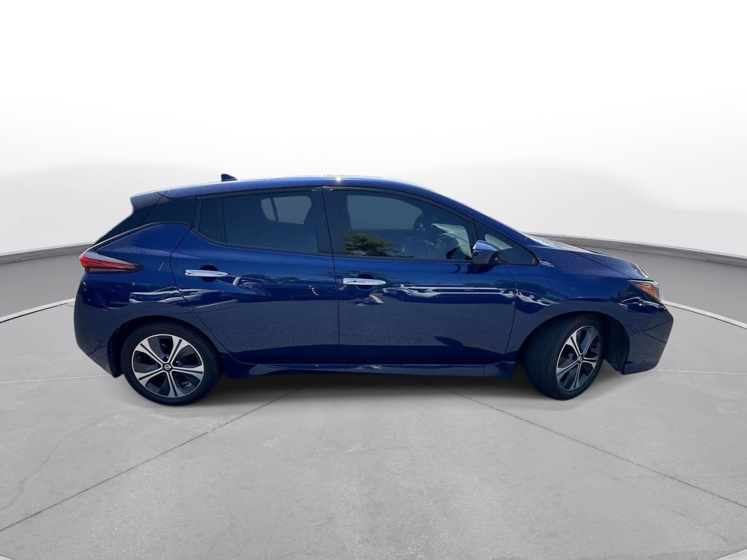 Used 2022 Nissan Leaf SV image 5