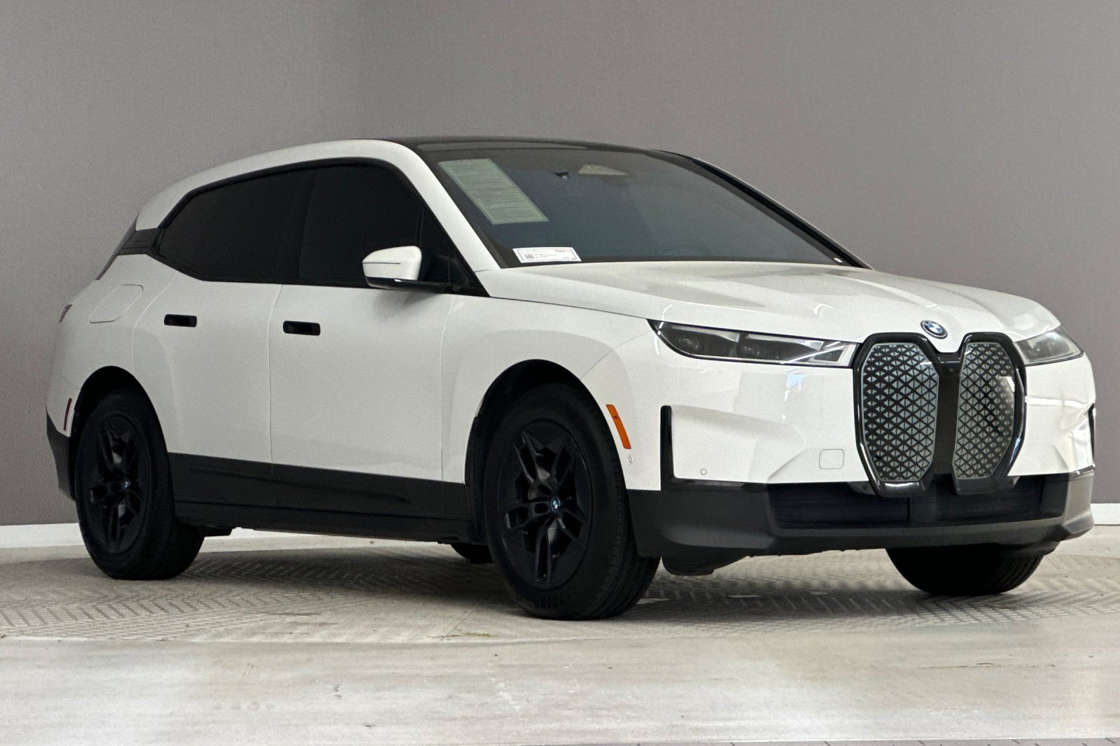 Certified 2024 BMW iX xDrive50 w/ Convenience Package AWD/4WD image 6