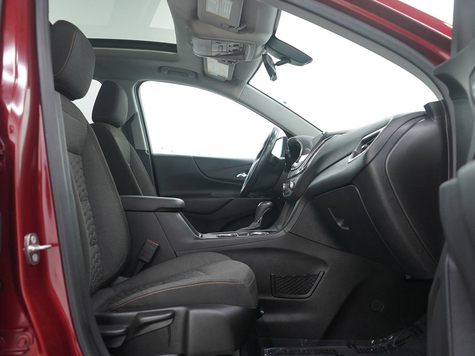 Used 2018 Chevrolet Equinox LT w/ Sun & Infotainment Package image 12