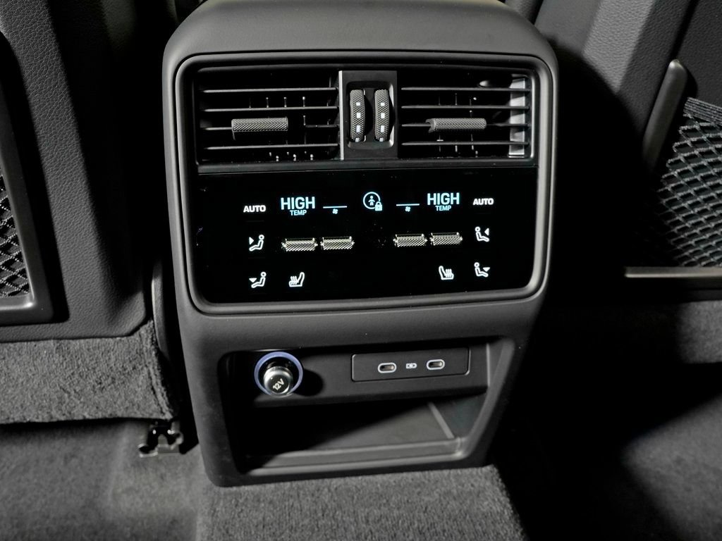 Certified 2026 Porsche Cayenne AWD/4WD image 38