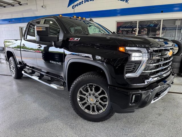 New 2026 Chevrolet Silverado 2500 LT w/ Z71 Chrome Sport Edition AWD/4WD image 2