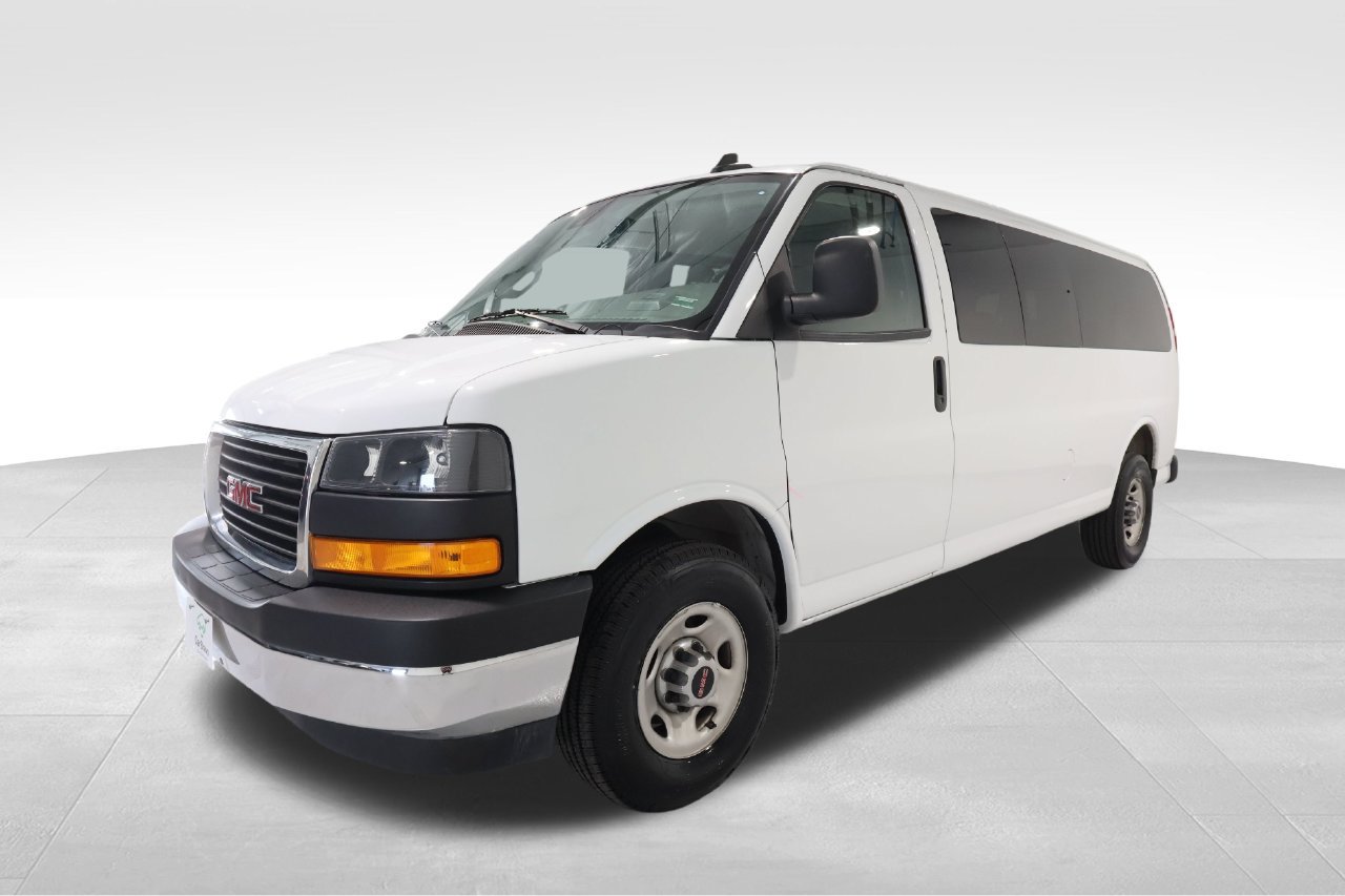 Certified 2025 GMC Savana 3500 LT w/ LT Preferred Equipment Group RWD image 7