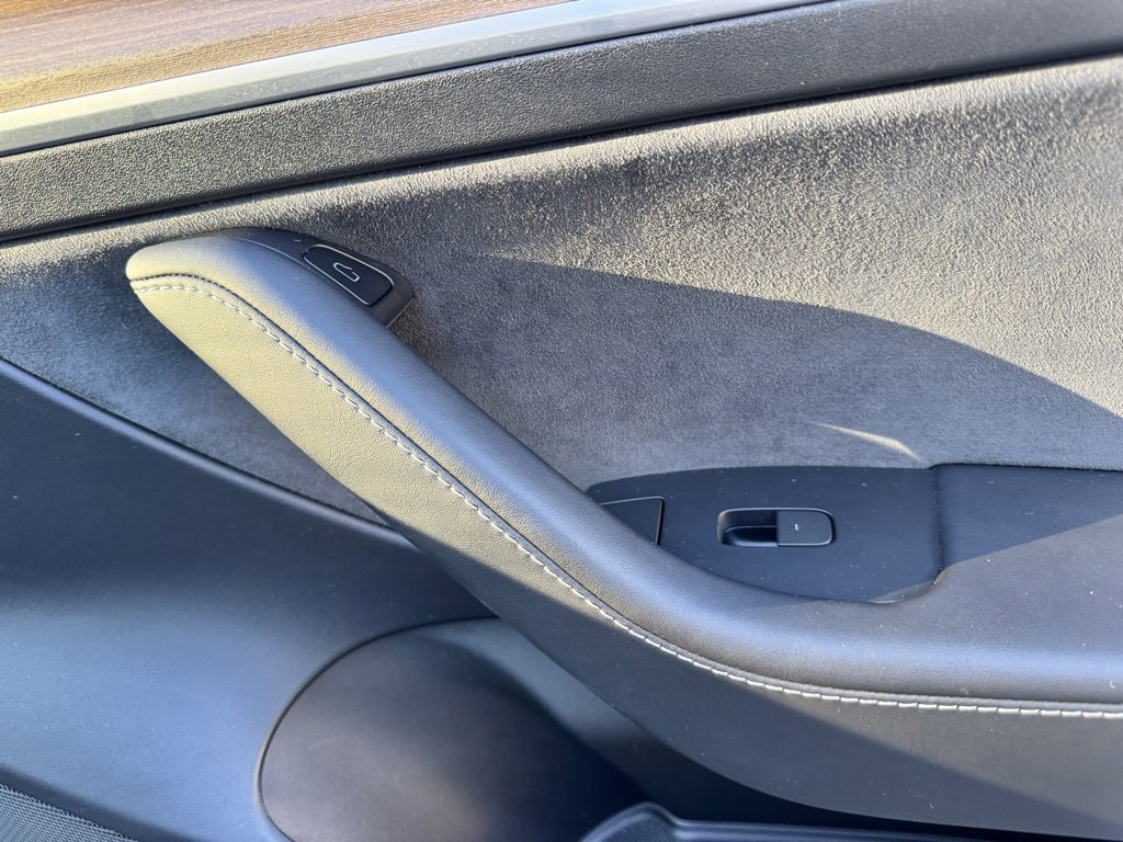 Used 2023 Tesla Model 3 Standard Range image 25