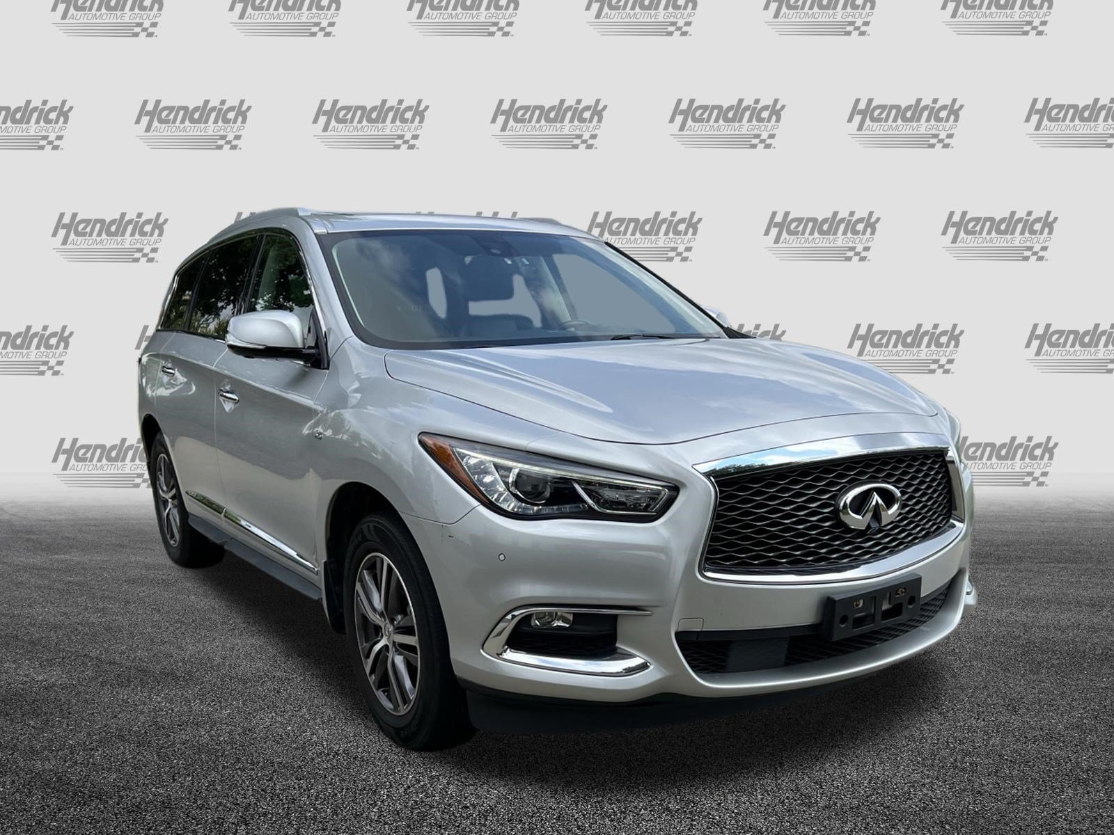 Used 2017 INFINITI QX60 Luxe w/ Premium Plus Package AWD/4WD image 2