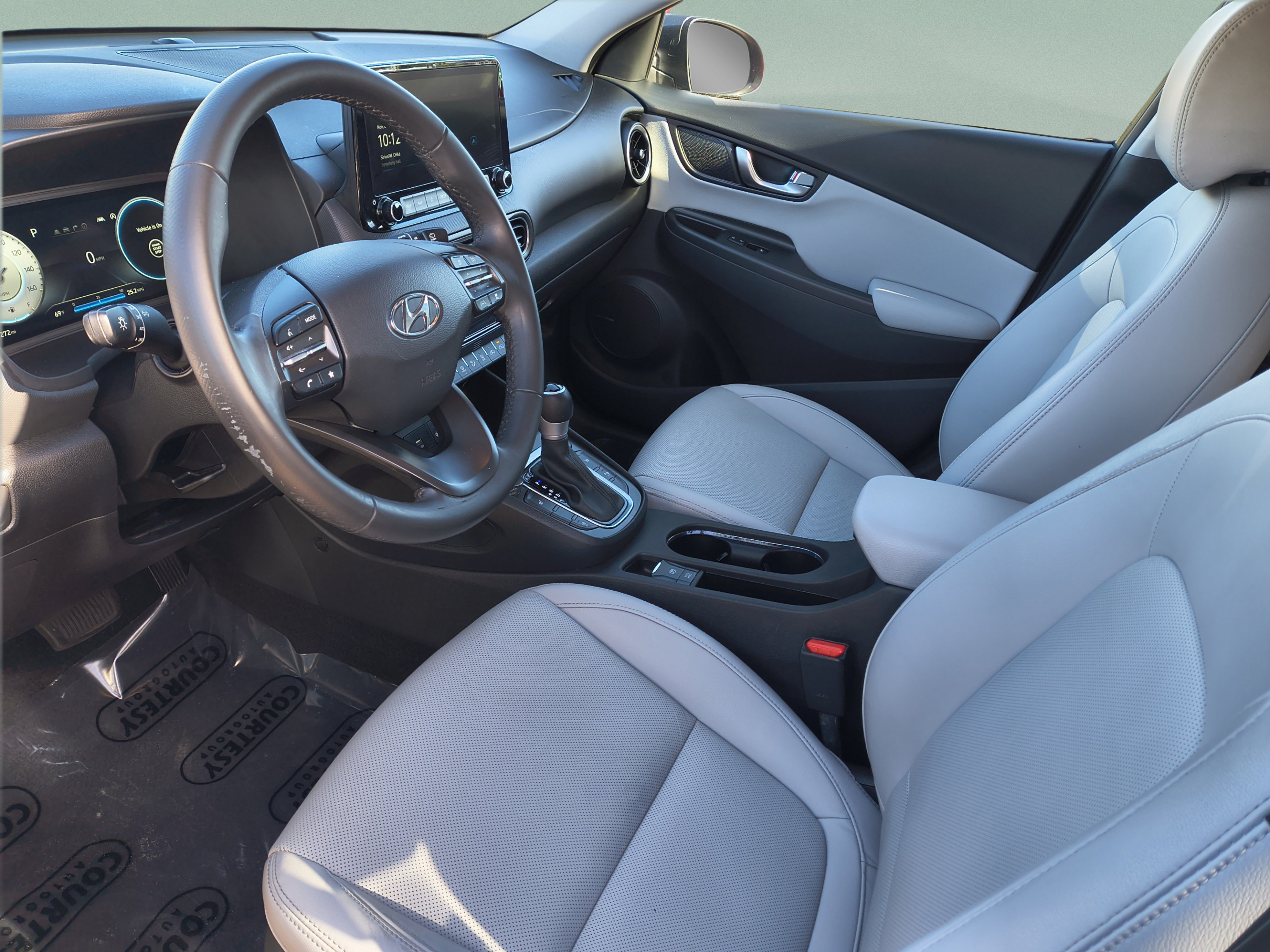 Certified 2022 Hyundai Kona Limited FWD image 16