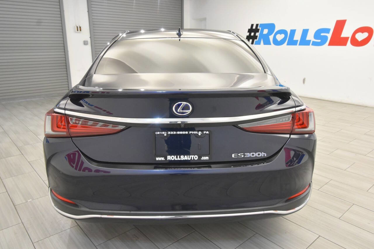 Used 2019 Lexus ES 300h w/ Premium Package image 4