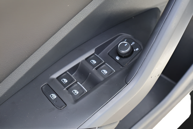 Certified 2025 Volkswagen Jetta S FWD image 11