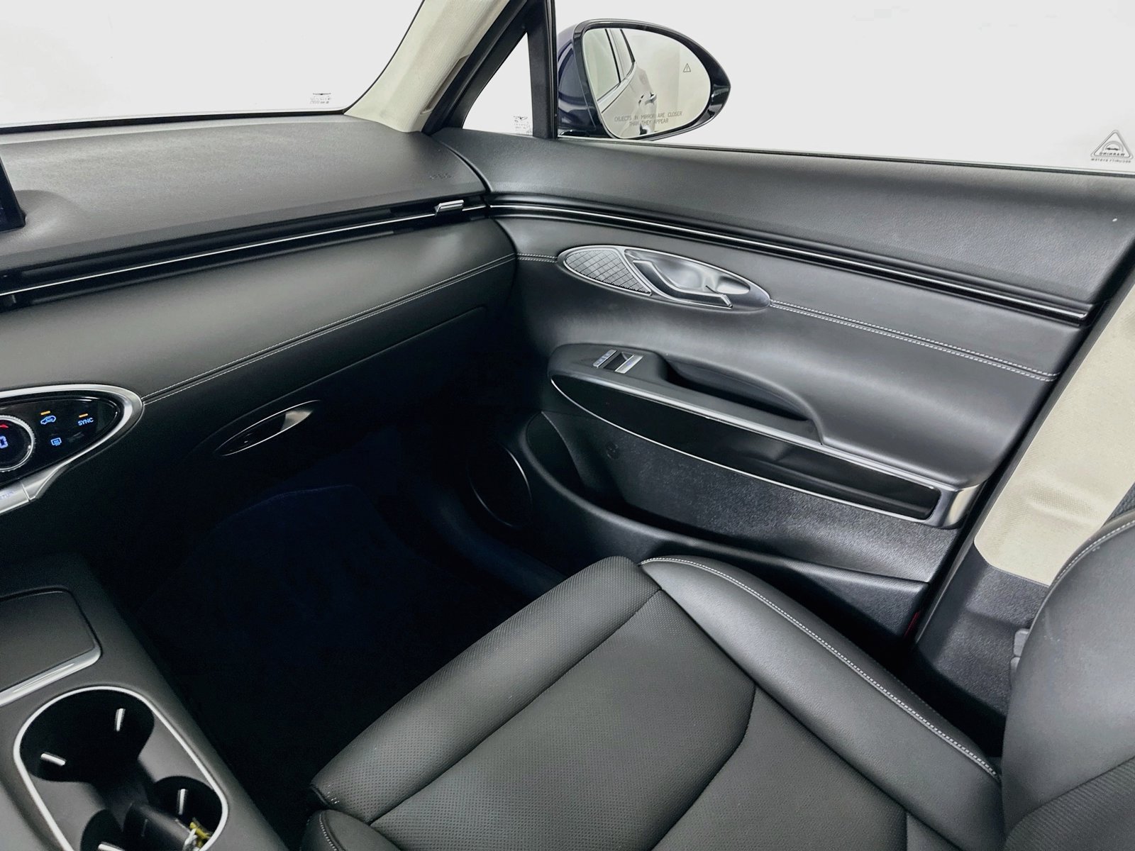Used 2024 Genesis GV70 2.5T AWD/4WD image 23