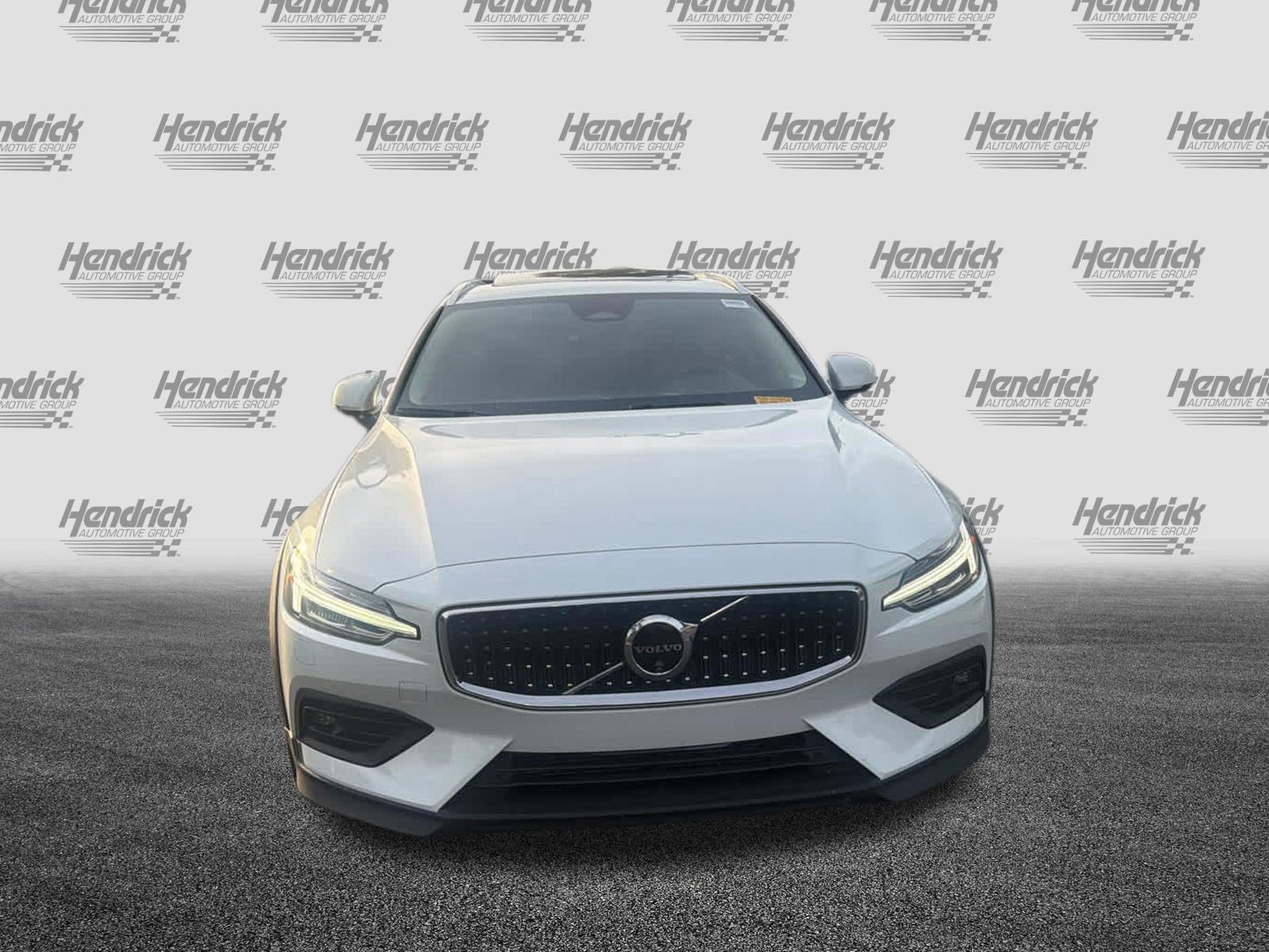 Used 2024 Volvo V60 B5 Cross Country Plus w/ Protection Package Premier AWD/4WD image 7