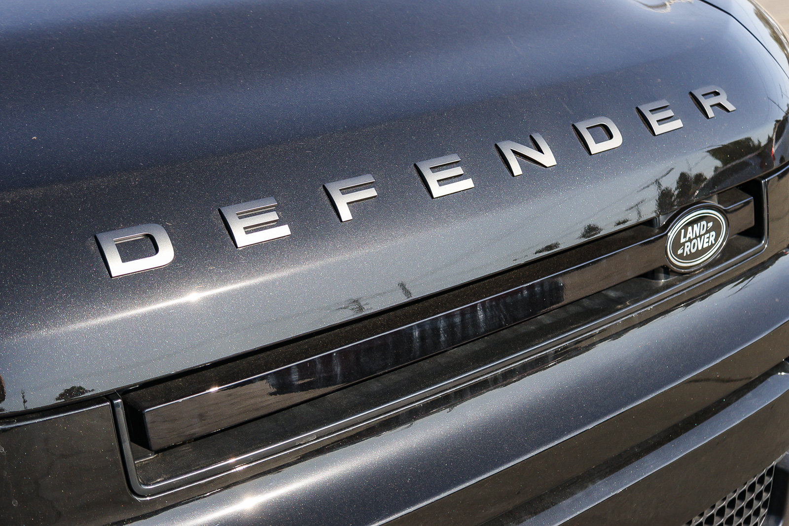 New 2026 Land Rover Defender 130 X-Dynamic SE AWD/4WD image 14