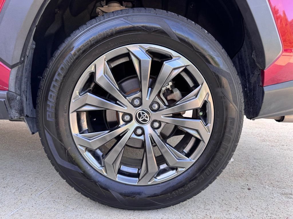 Used 2022 Toyota RAV4 Limited image 26