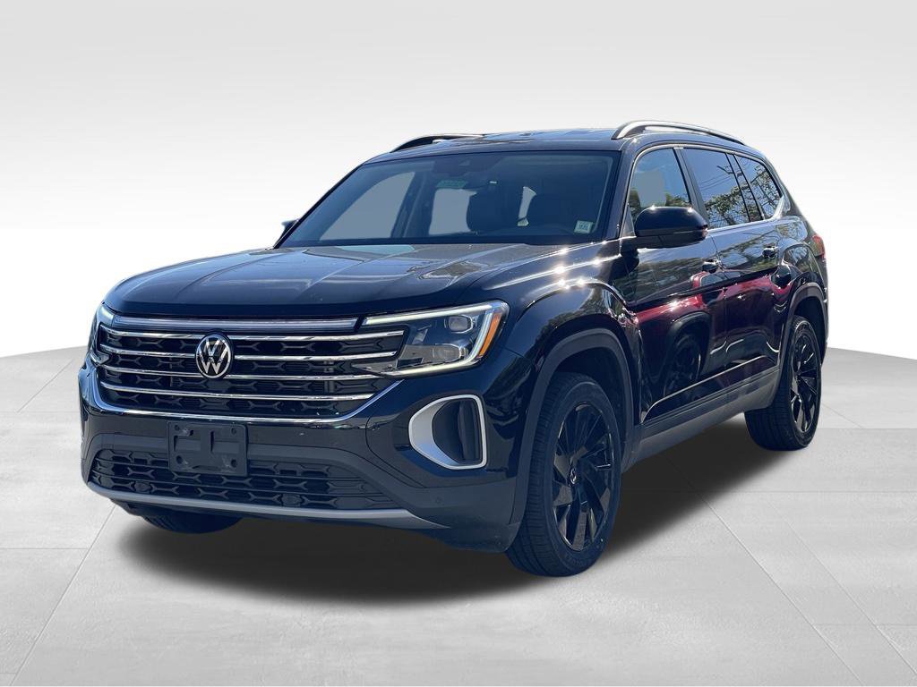 Used 2024 Volkswagen Atlas SE w/ Black Wheel Package AWD/4WD image 2