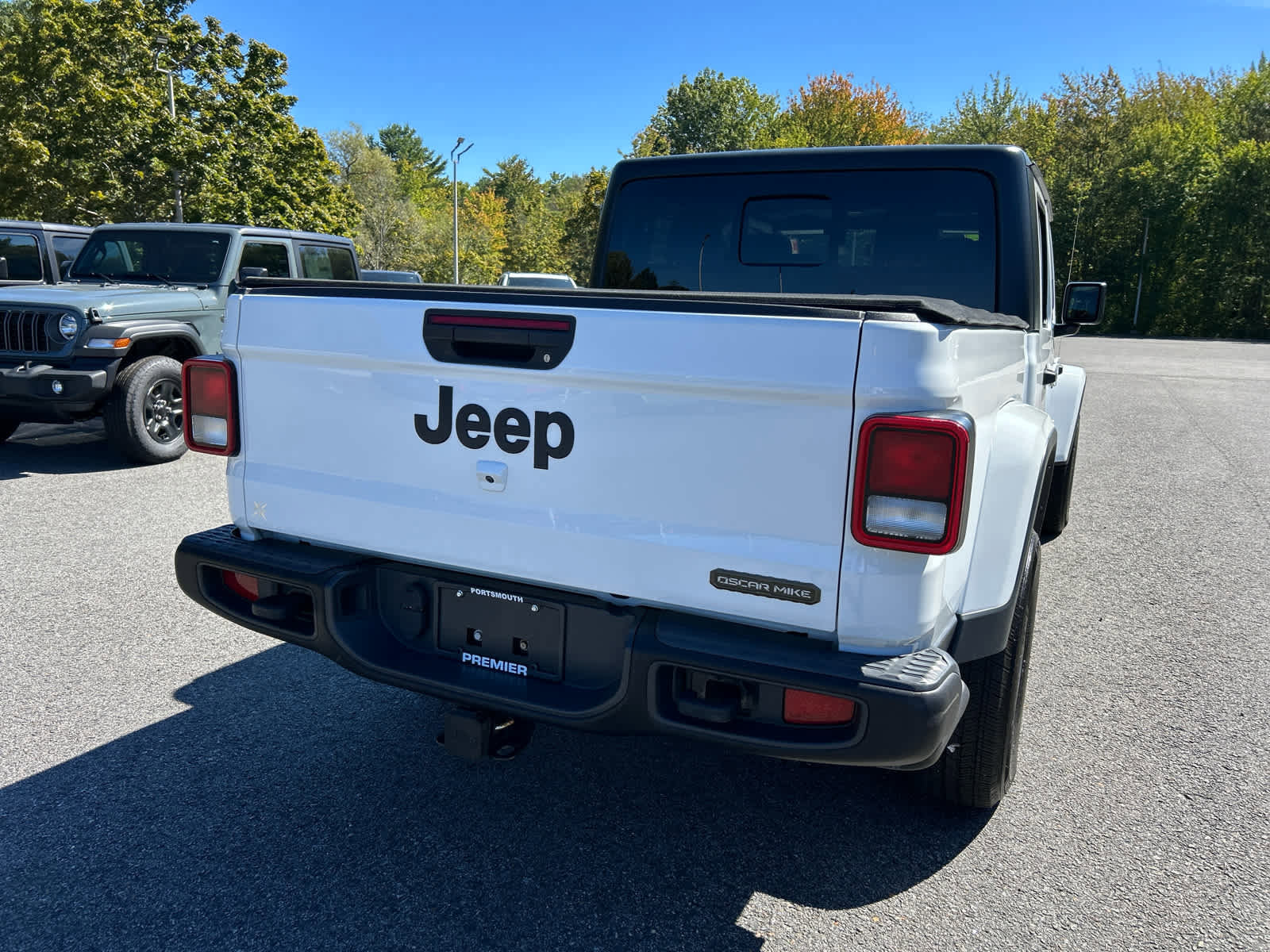 Used 2021 Jeep Gladiator Sport image 7