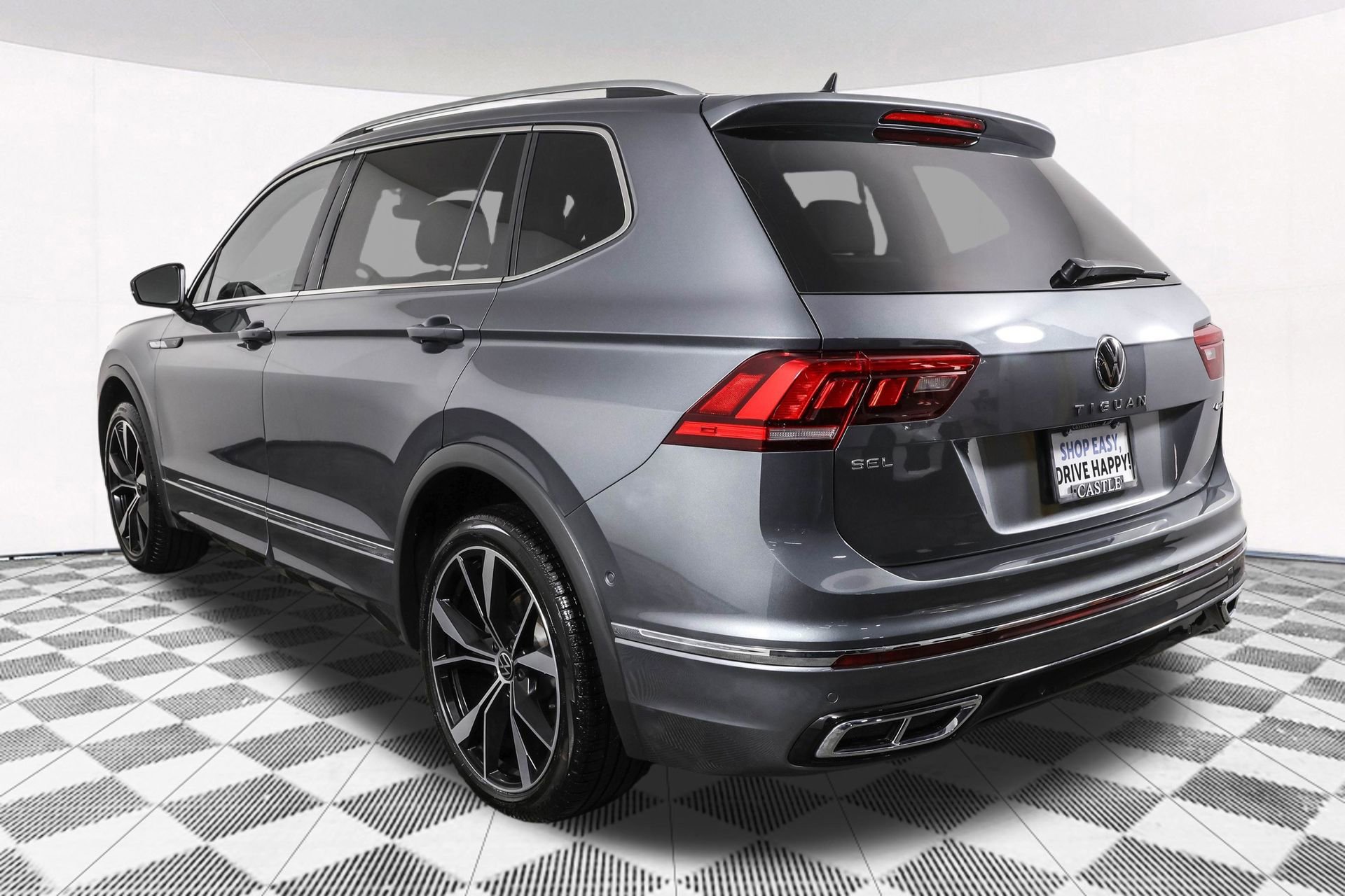 Used 2024 Volkswagen Tiguan SEL R-Line image 22