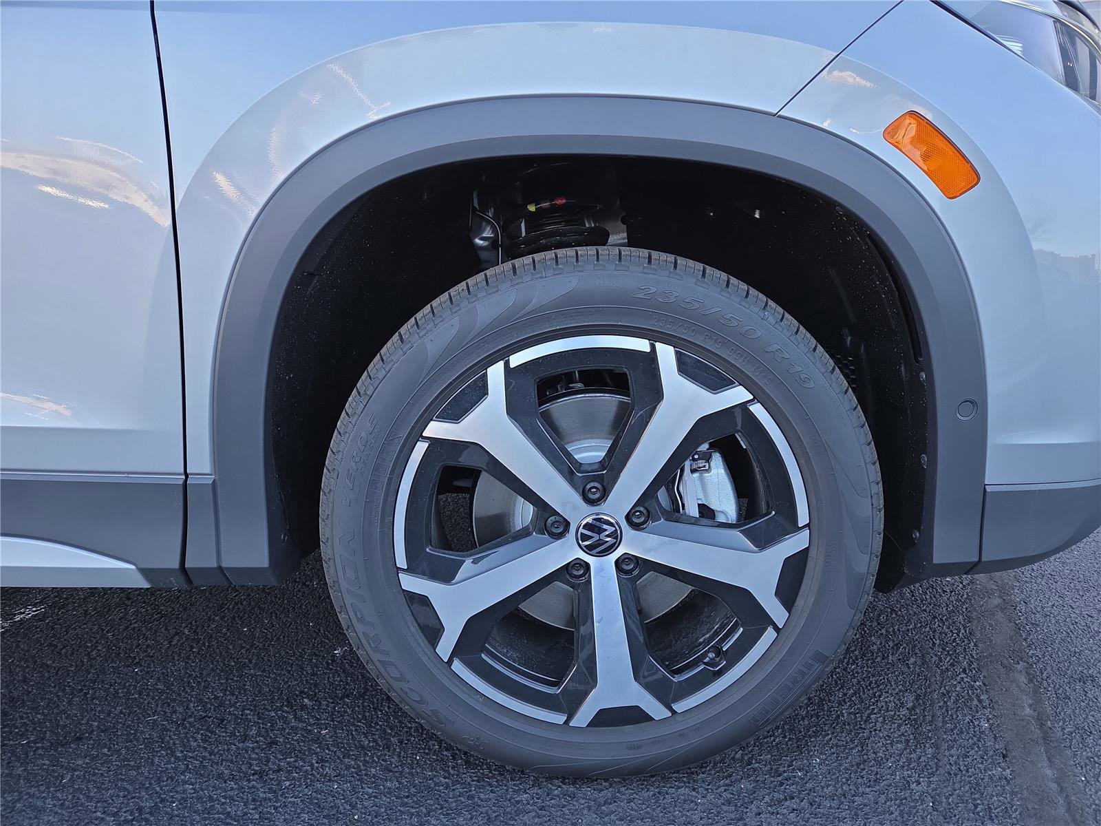 New 2026 Volkswagen Tiguan SE image 10