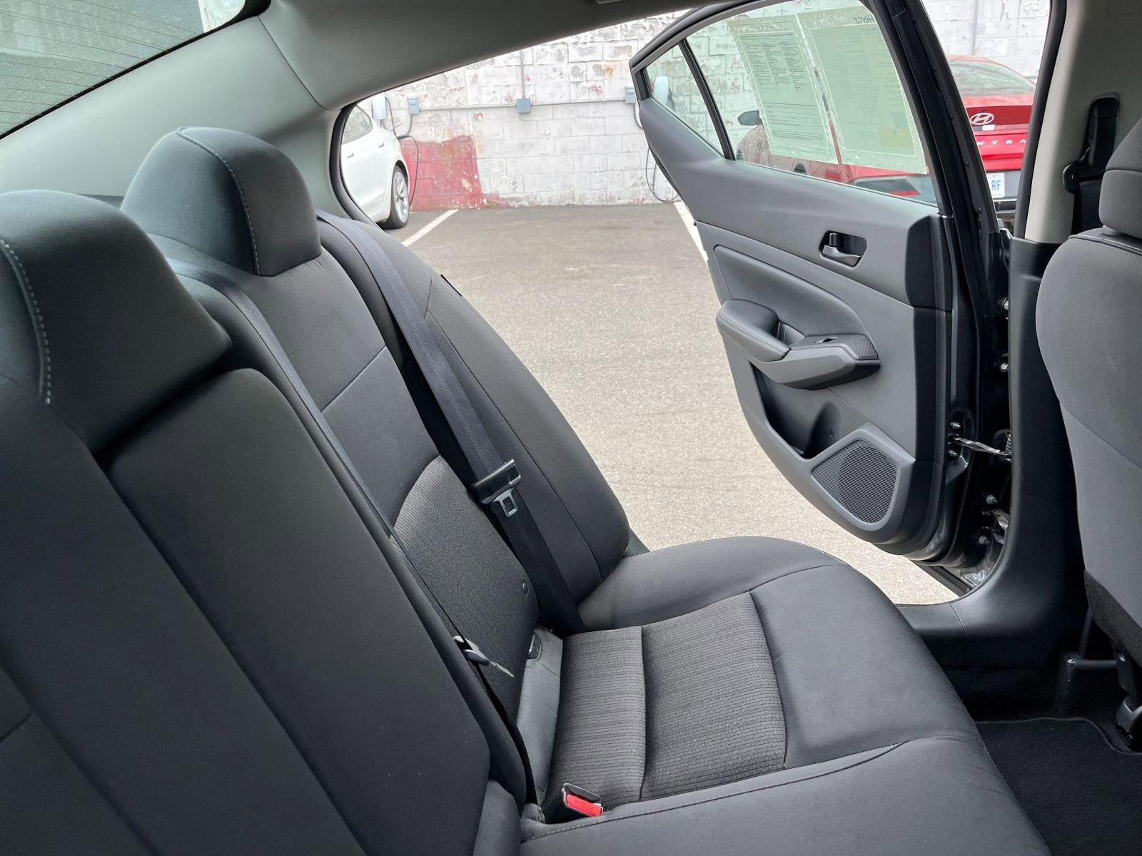 Used 2025 Nissan Altima 2.5 SV image 38