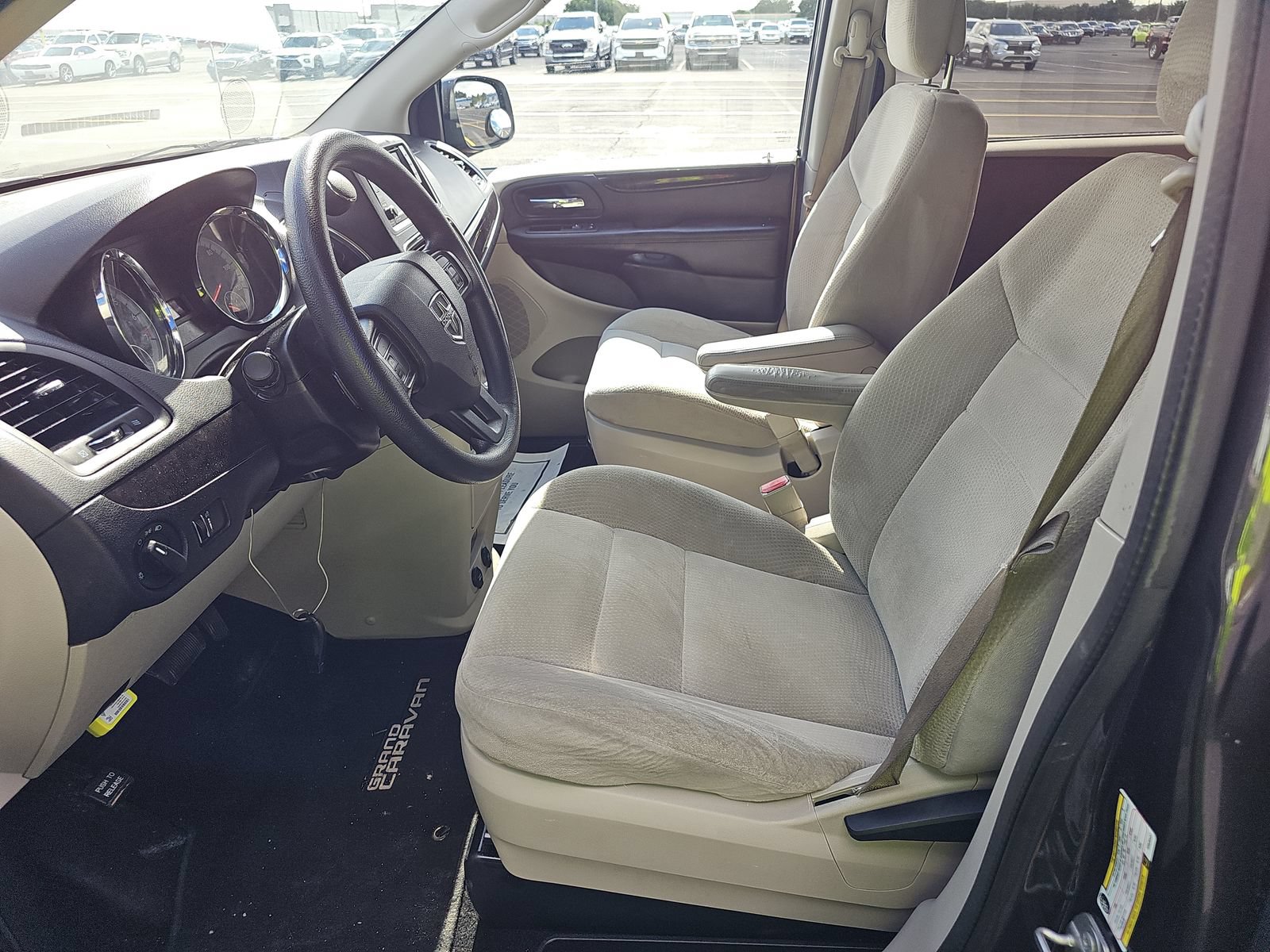 Used 2017 Dodge Grand Caravan SE w/ Power Window Group FWD image 10
