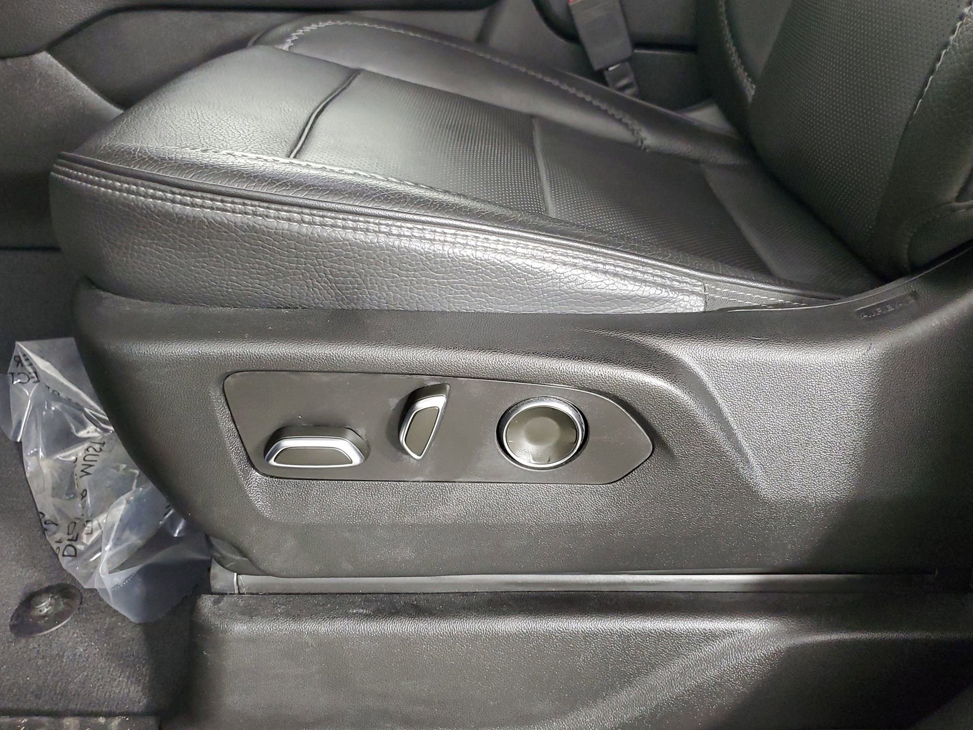 Used 2023 GMC Yukon Denali image 29