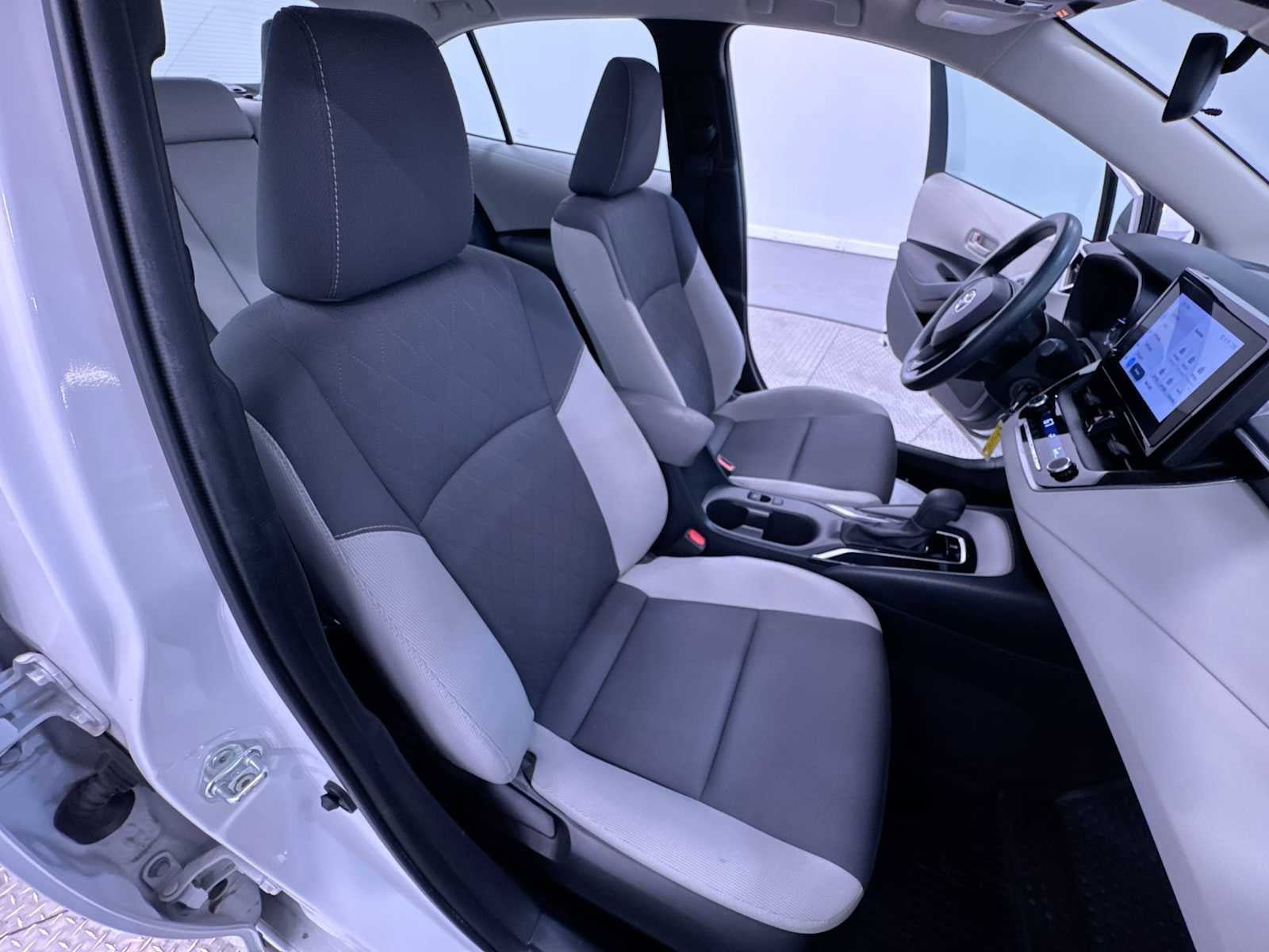 Used 2023 Toyota Corolla LE FWD image 25