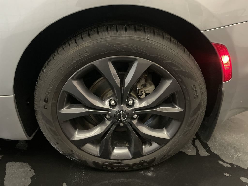 Used 2018 Chrysler Pacifica Touring Plus w/ S Appearance Package FWD image 25