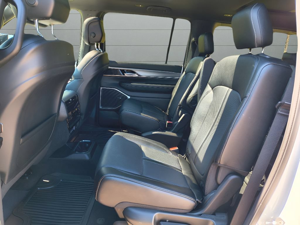 Used 2024 Jeep Wagoneer Series II RWD image 34