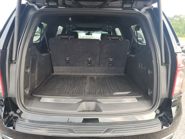 Used 2021 Chevrolet Suburban Z71 w/ Z71 Signature Package AWD/4WD image 14