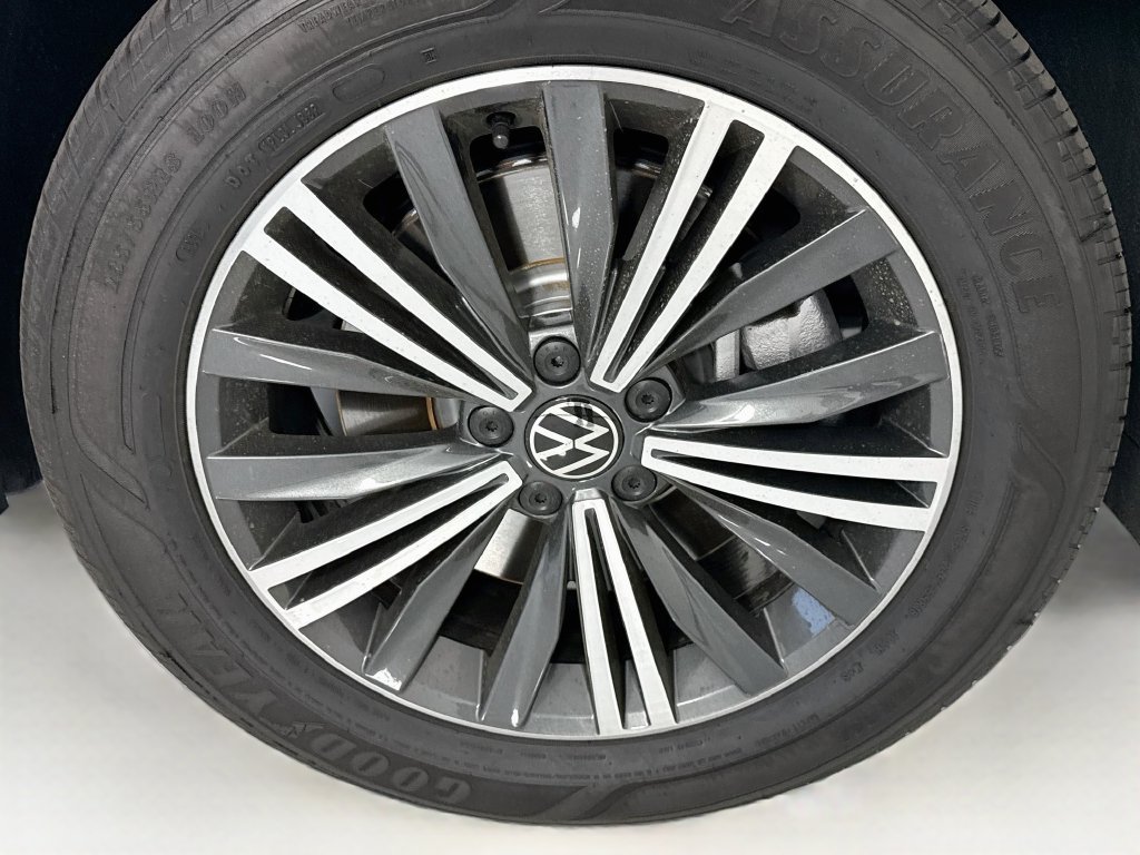 Used 2024 Volkswagen Tiguan Wolfsburg Edition AWD/4WD image 32