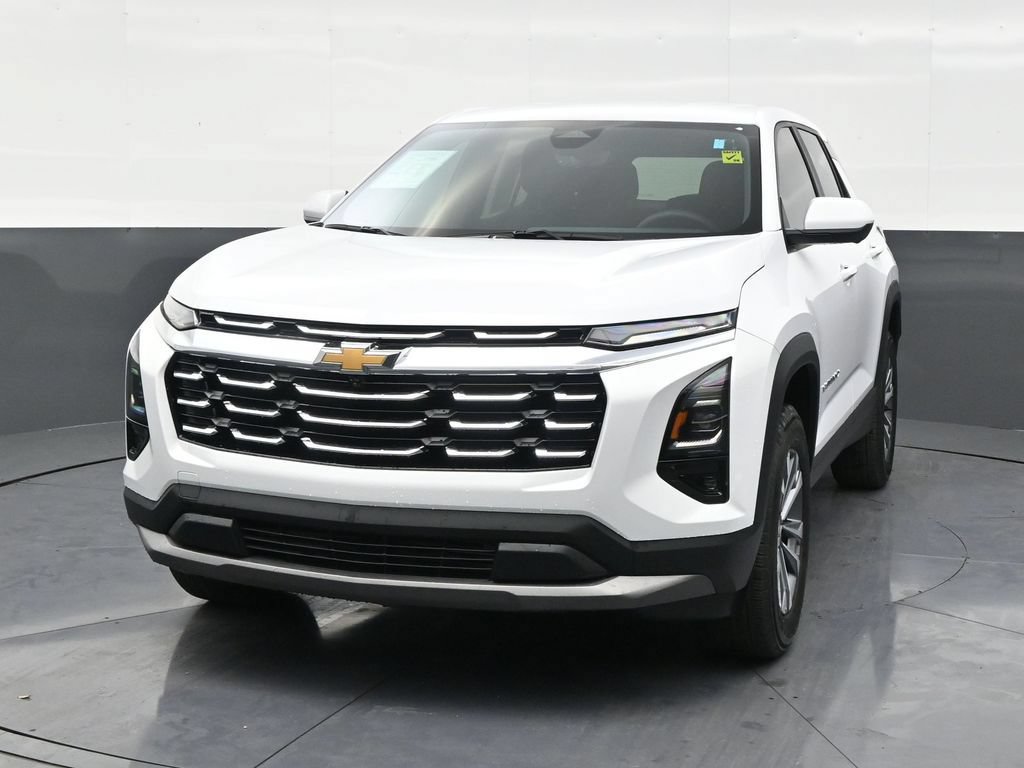 Used 2025 Chevrolet Equinox LT w/ Safety and Technology Package FWD image 8