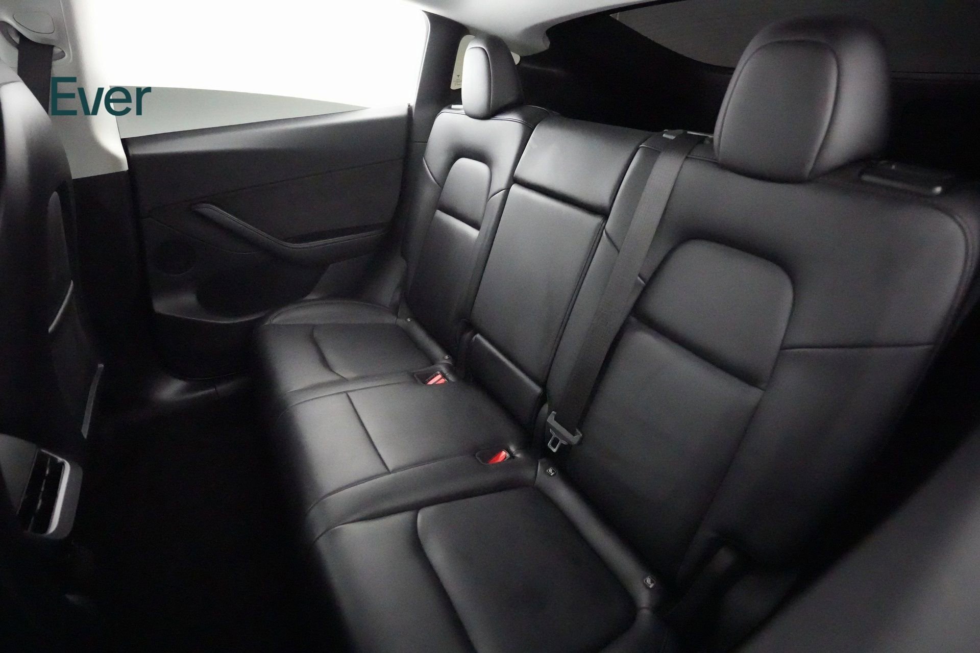 Used 2022 Tesla Model Y Long Range image 10