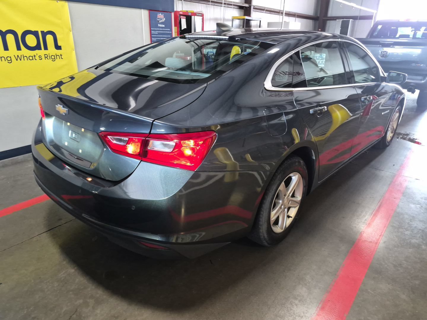 Used 2019 Chevrolet Malibu LS w/ Driver Confidence Package II FWD image 6