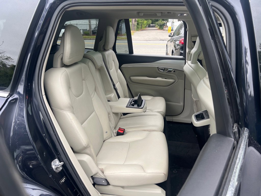 Used 2016 Volvo XC90 T5 Momentum image 17