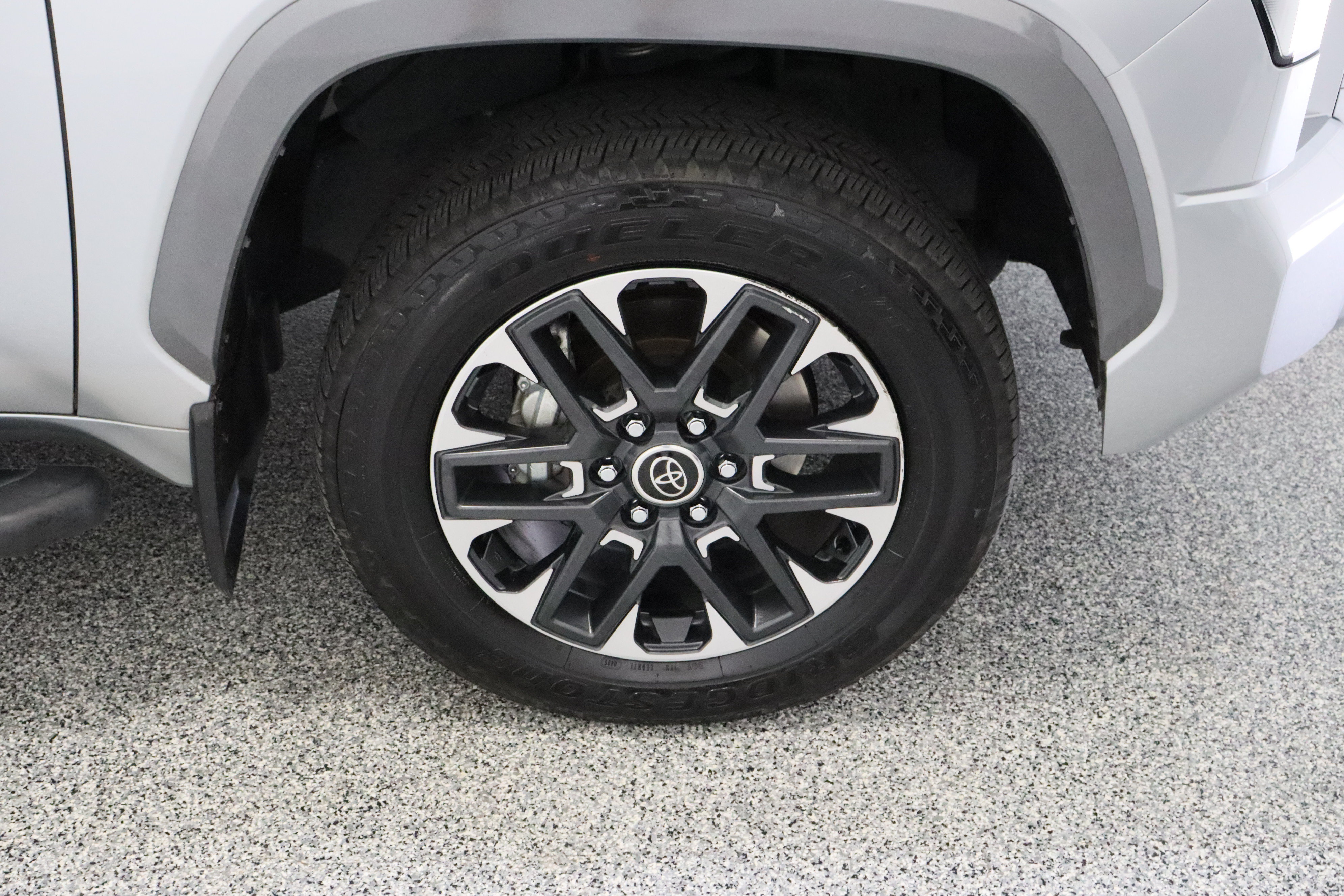 Used 2024 Toyota Tundra Limited w/ Power Package AWD/4WD image 5