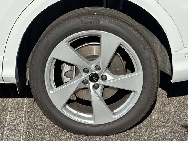 Certified 2025 Audi Q5 Premium AWD/4WD image 10